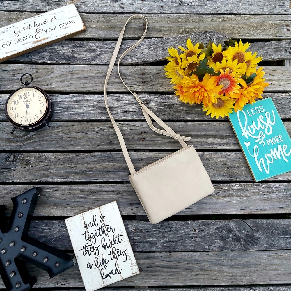 Universal Threads Crossbody Purse - image 3